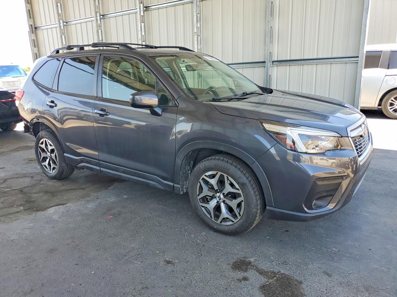 2021 Subaru Forester Premium - zdjęcie 4