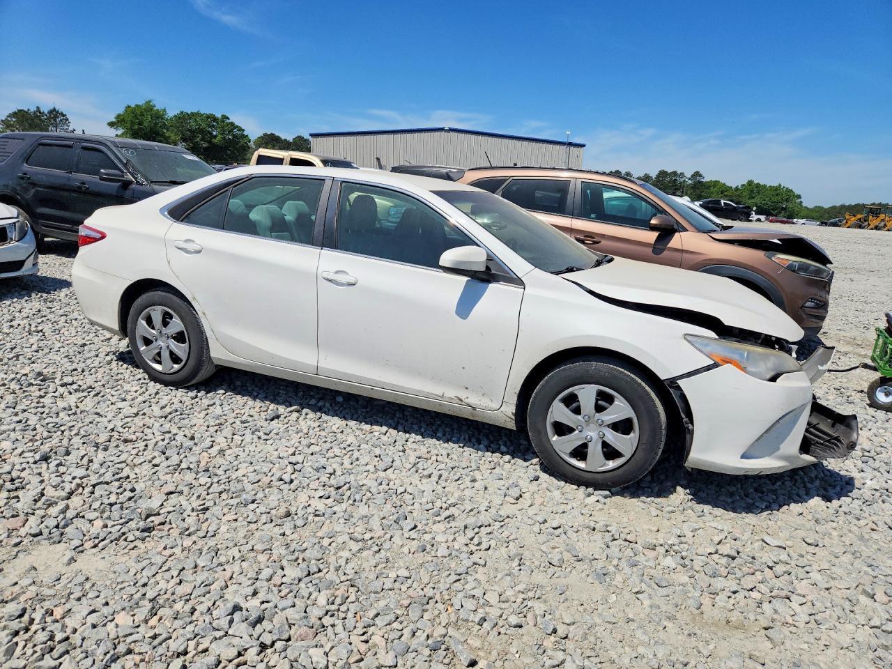 2017 Toyota Camry Le - zdjęcie 4