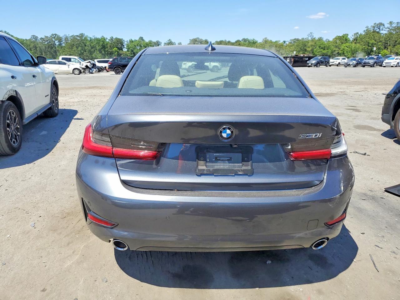 2020 BMW 330I - zdjęcie 6