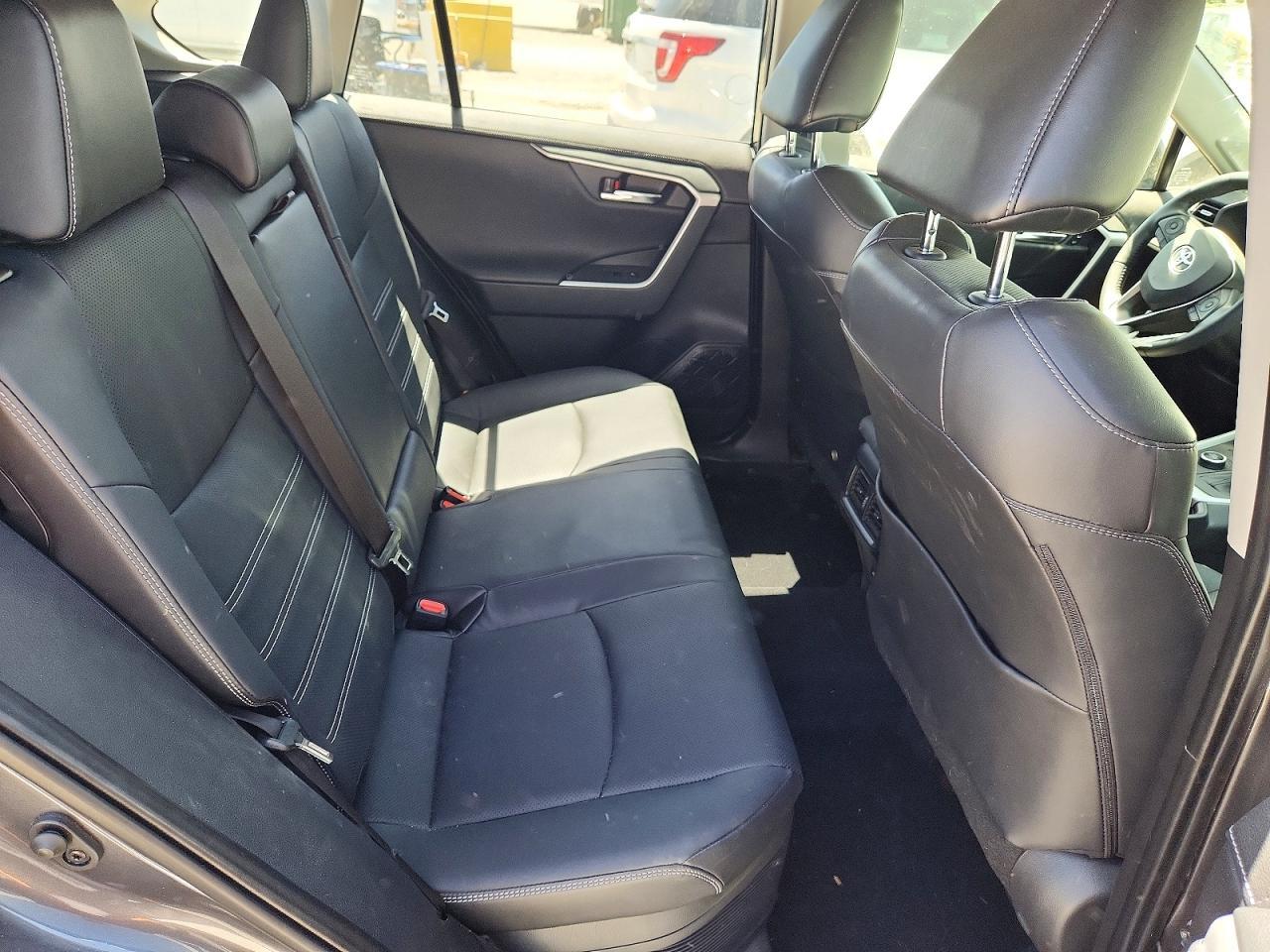 2023 Toyota Rav 4 - zdjęcie 11