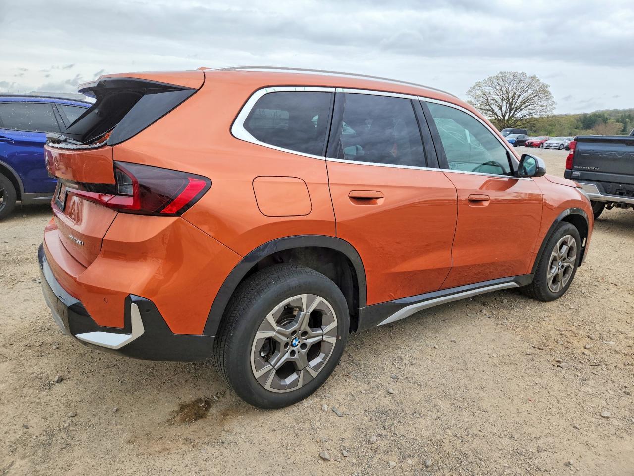2023 BMW X1 xDrive28I - zdjęcie 3