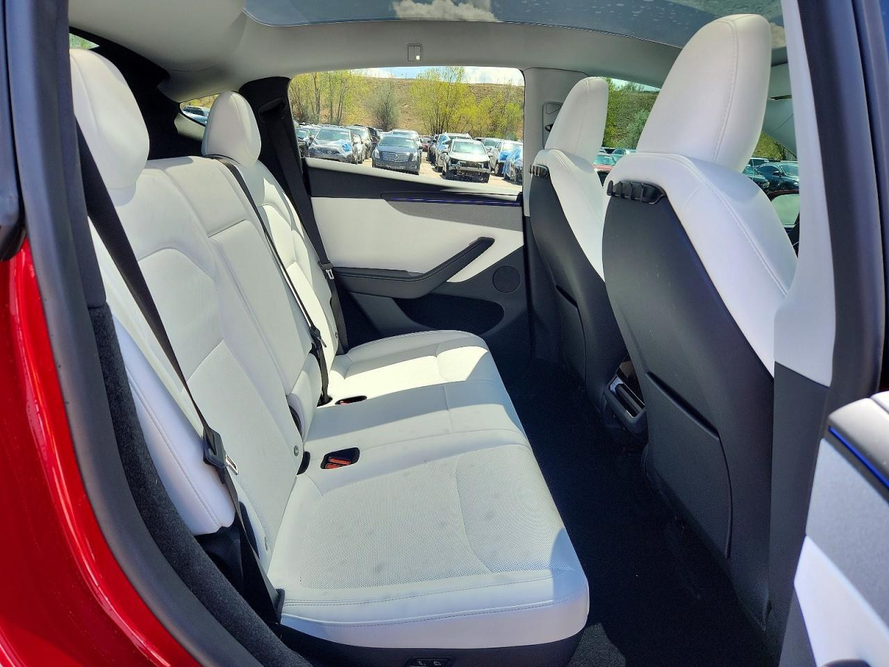 2026 Tesla Model Y - zdjęcie 11