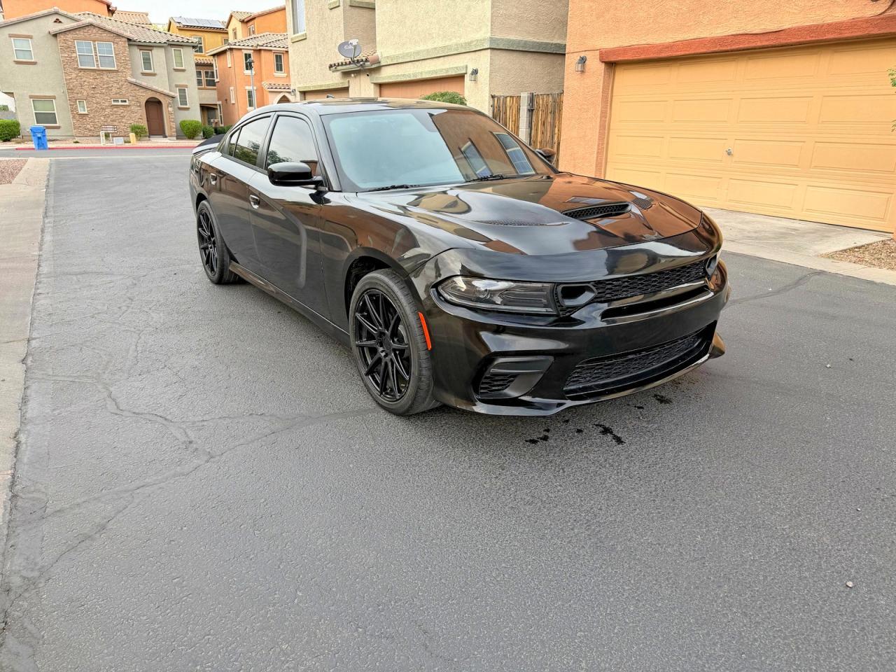 2019 Dodge Charger R - zdjęcie główne