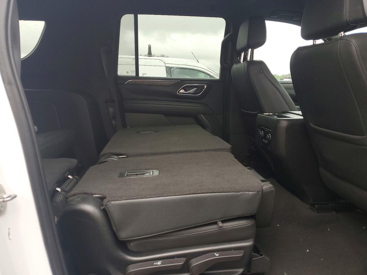 2023 Chevrolet Suburban C1500 Lt - zdjęcie 11