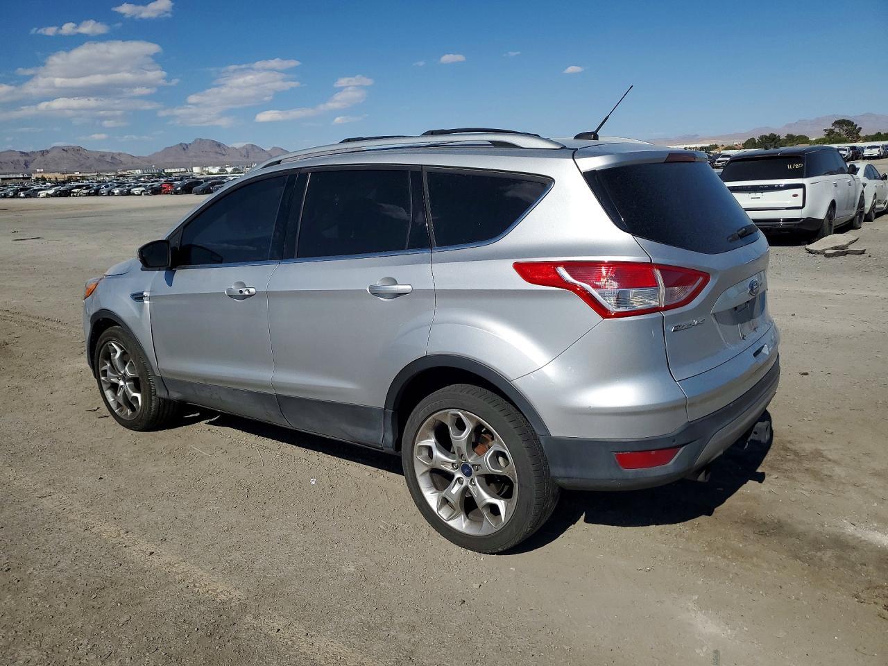 2013 Ford Escape Titanium - zdjęcie 2