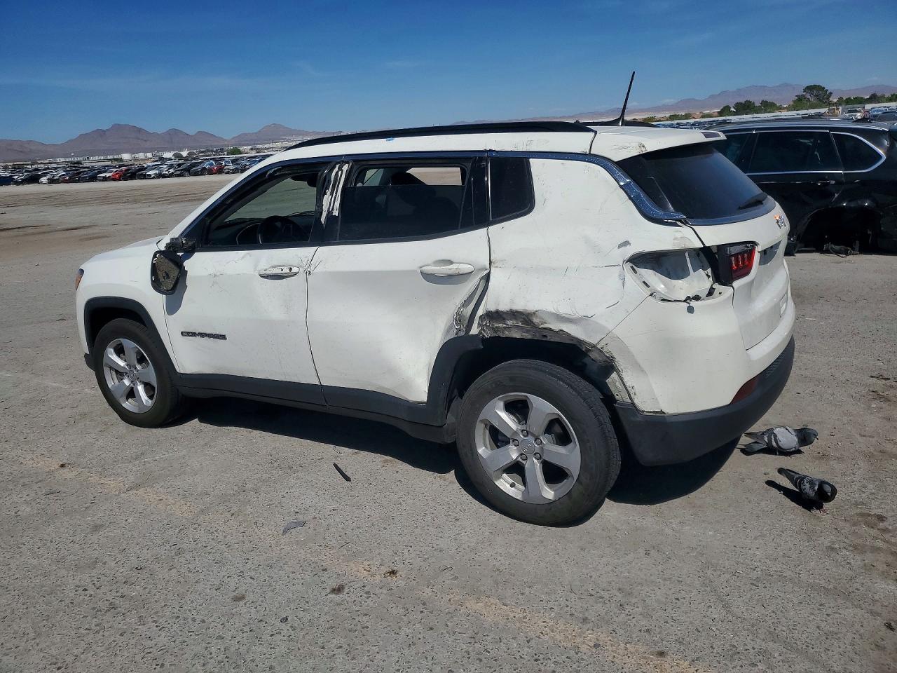 2021 Jeep Compass Latitude - zdjęcie 2