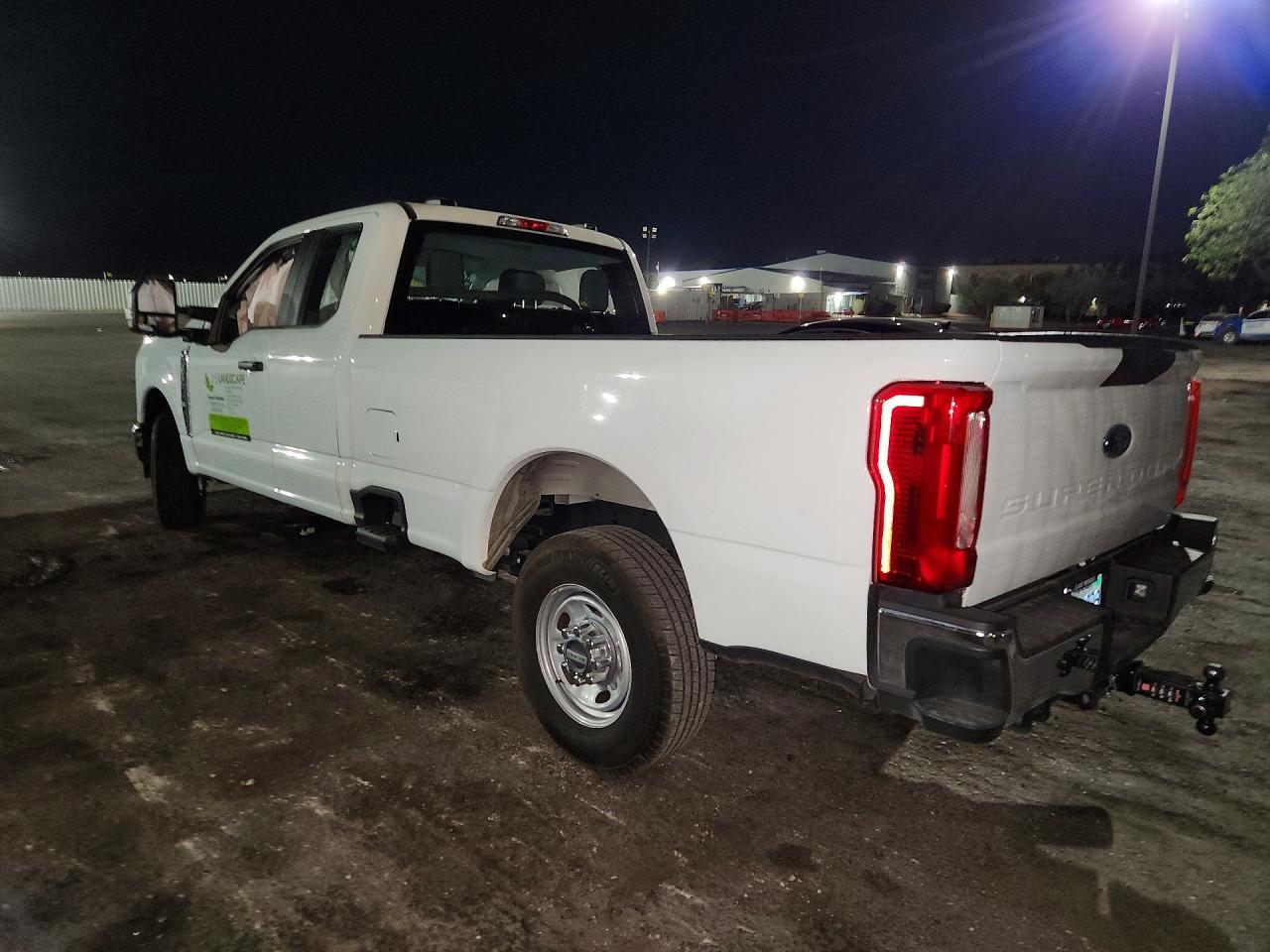 2025 Ford F250 Super Duty - zdjęcie 2
