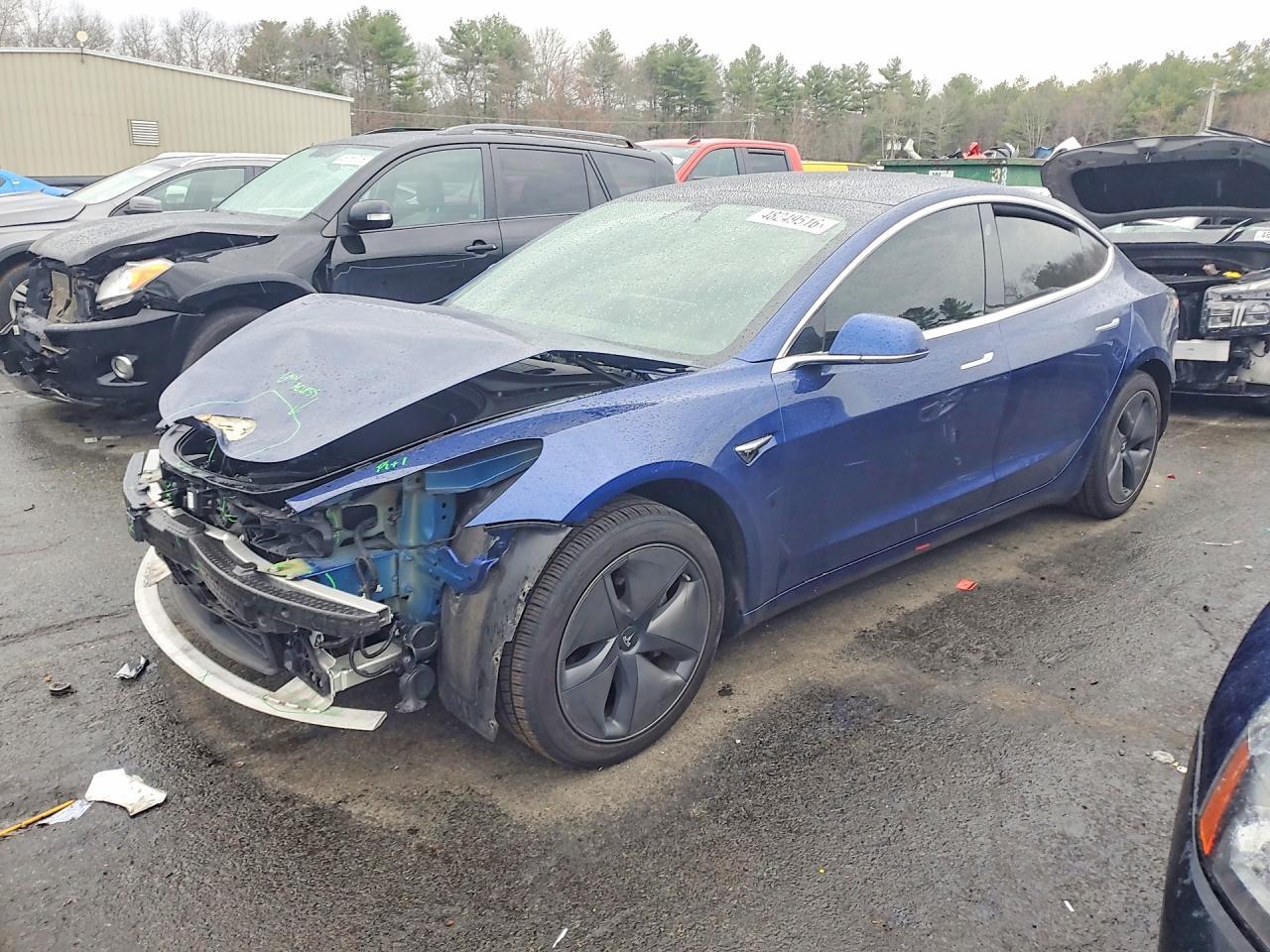 2019 Tesla Model 3 - zdjęcie główne