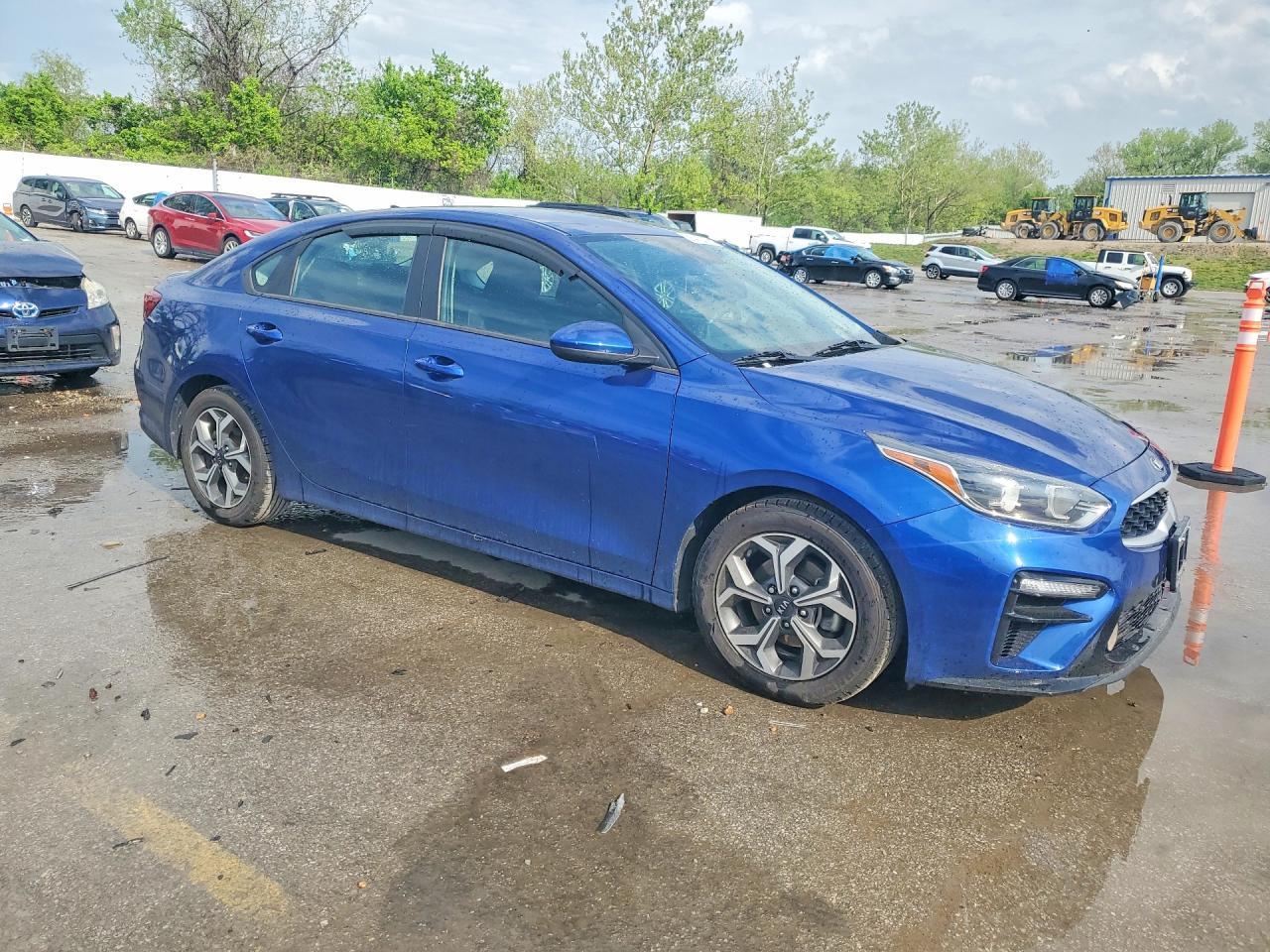 2021 Kia Forte Lxs - zdjęcie 4