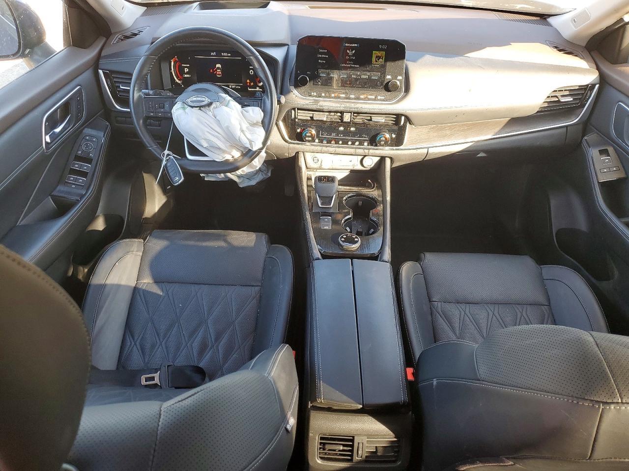 2023 Nissan Rogue Platinum - zdjęcie 8