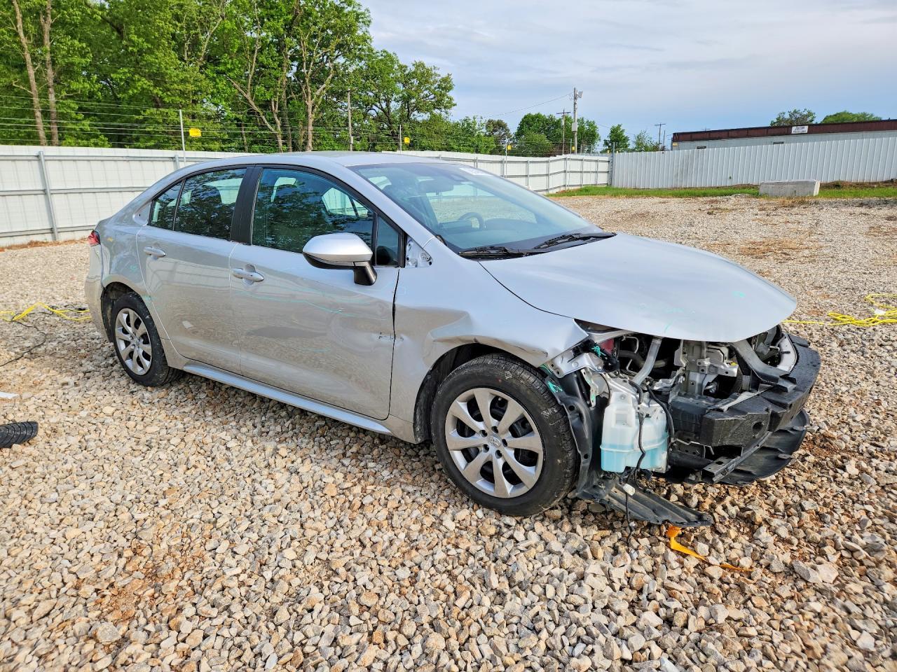 2022 Toyota Corolla Le - zdjęcie 4