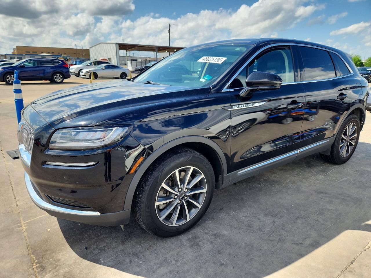 2021 Lincoln Nautilus - zdjęcie główne