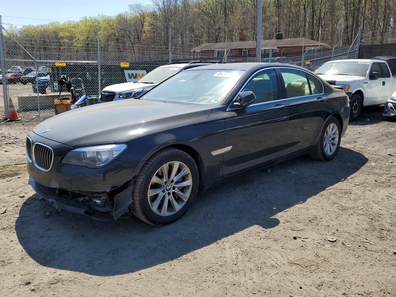 2014 BMW 740 I - zdjęcie główne
