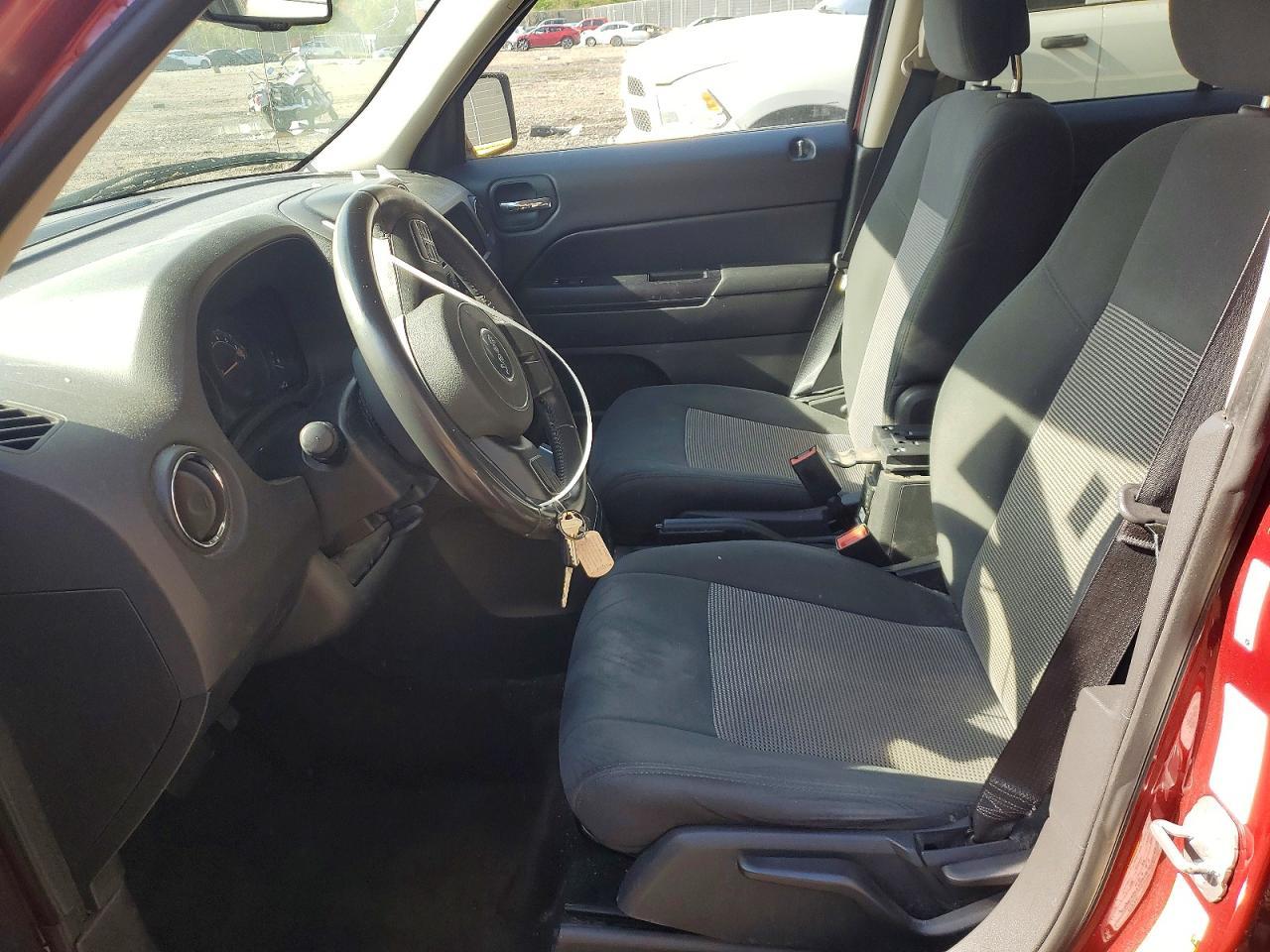 2014 Jeep Patriot Latitude - zdjęcie 7