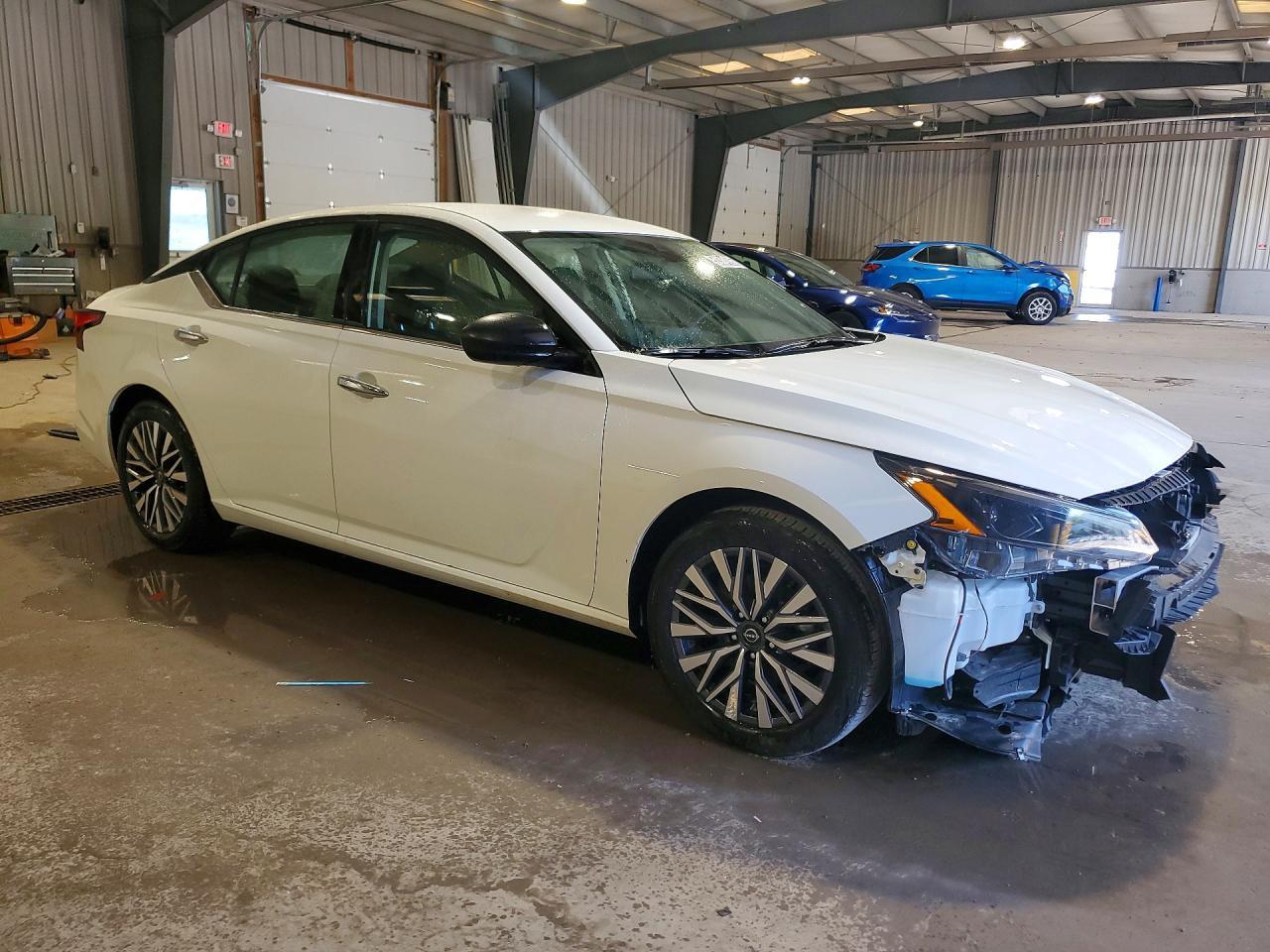 2025 Nissan Altima Sv - zdjęcie 4