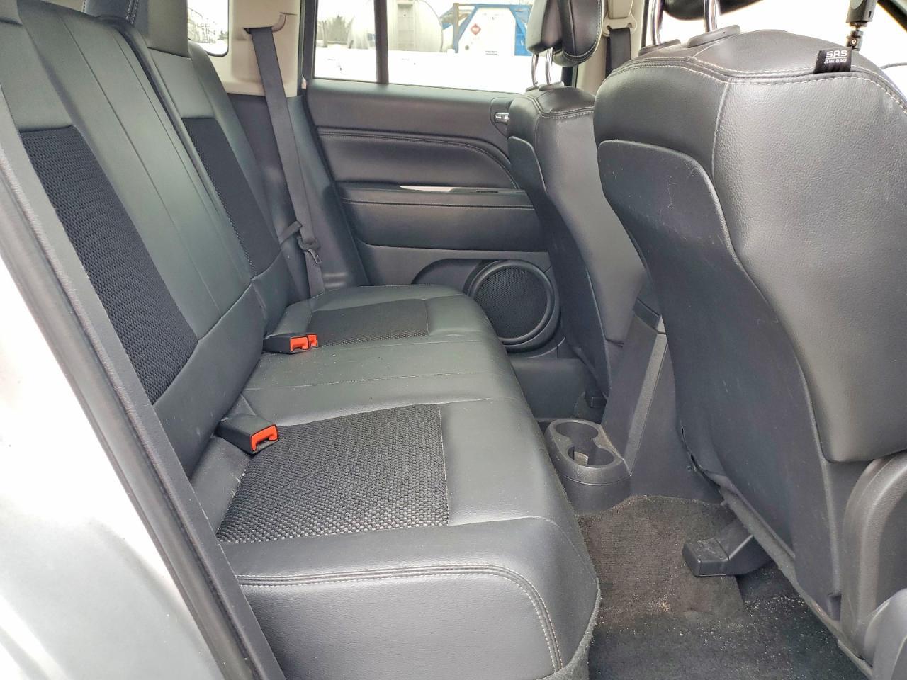 2014 Jeep Compass Latitude - zdjęcie 11