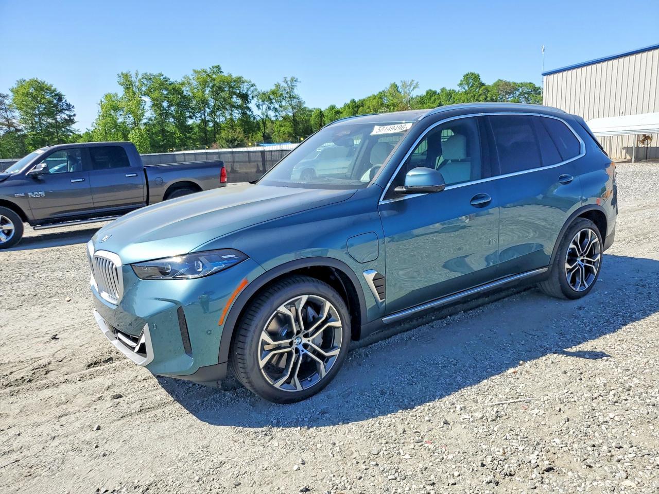 2026 BMW X5 xDrive50E - zdjęcie główne