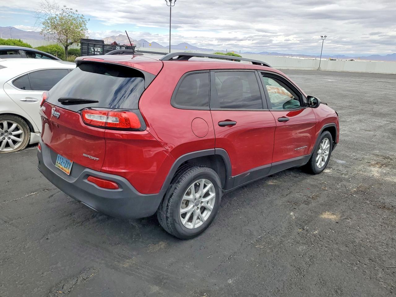 2016 Jeep Cherokee Sport - zdjęcie 3