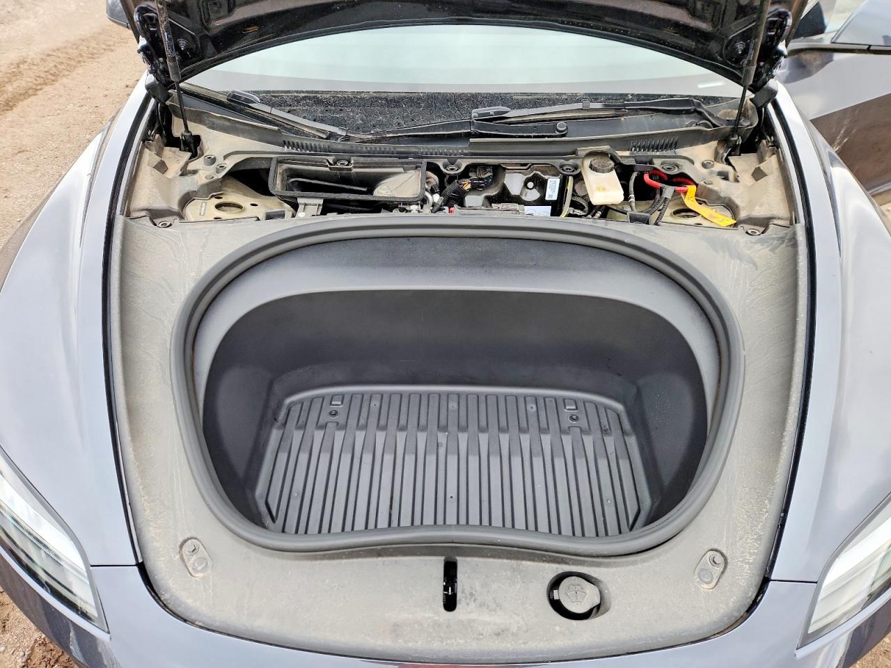2024 Tesla Model 3 - zdjęcie 11