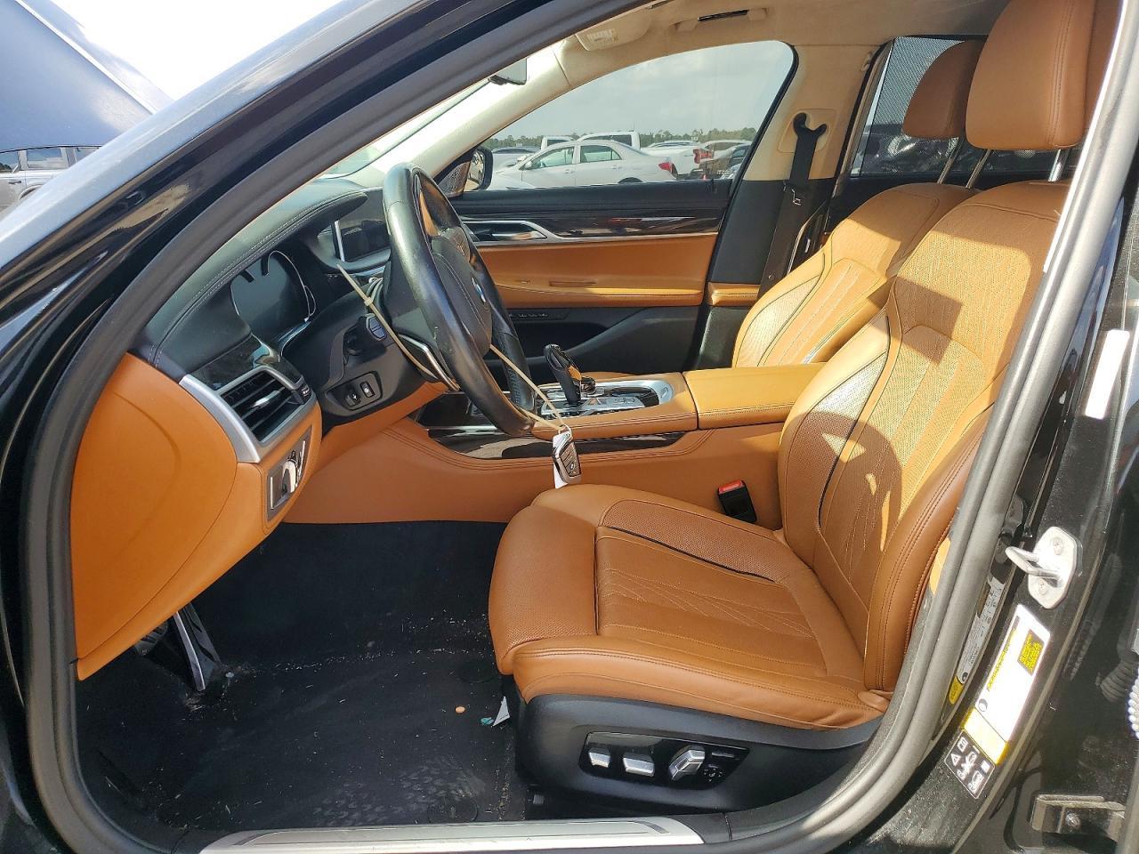 2019 BMW 750 Xi - zdjęcie 7