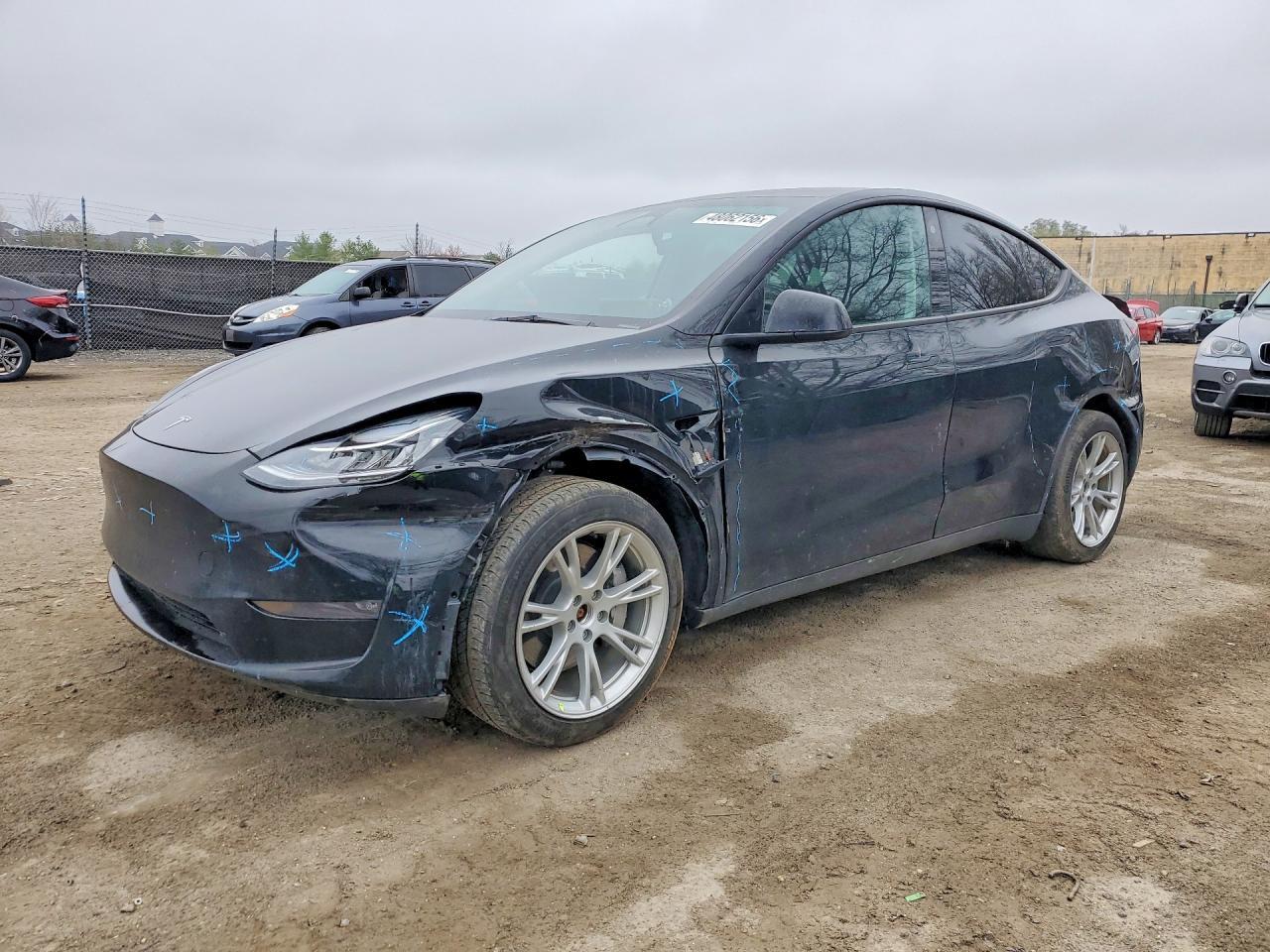 2023 Tesla Model Y - zdjęcie główne