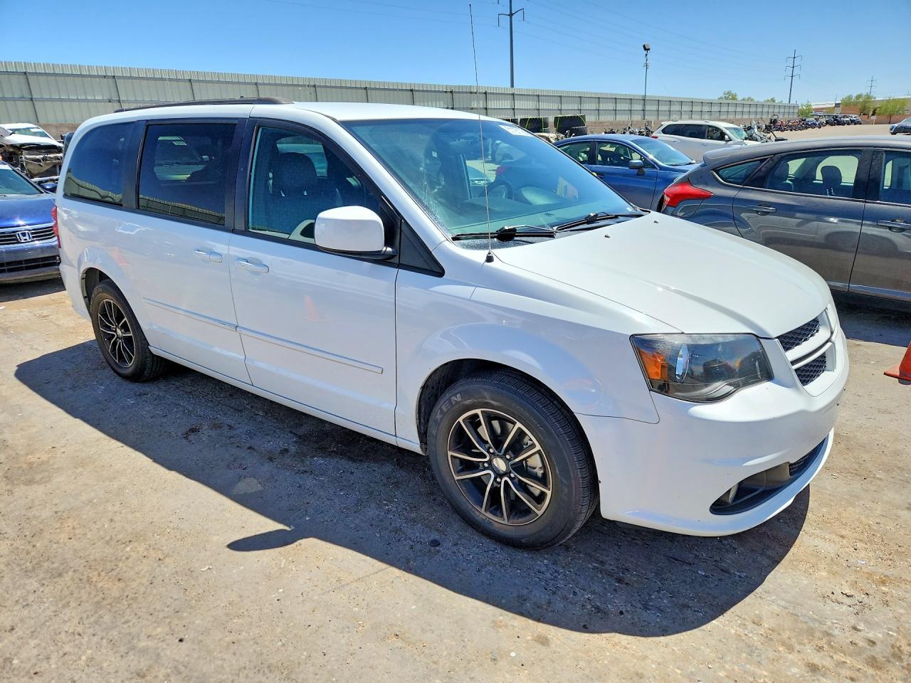 2016 Dodge Grand Caravan R - zdjęcie 4