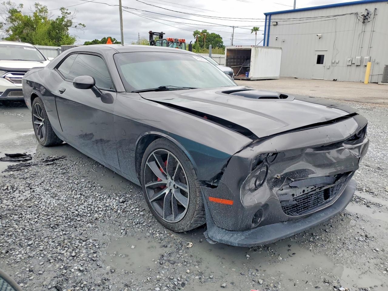 2018 Dodge Challenger R - zdjęcie 4