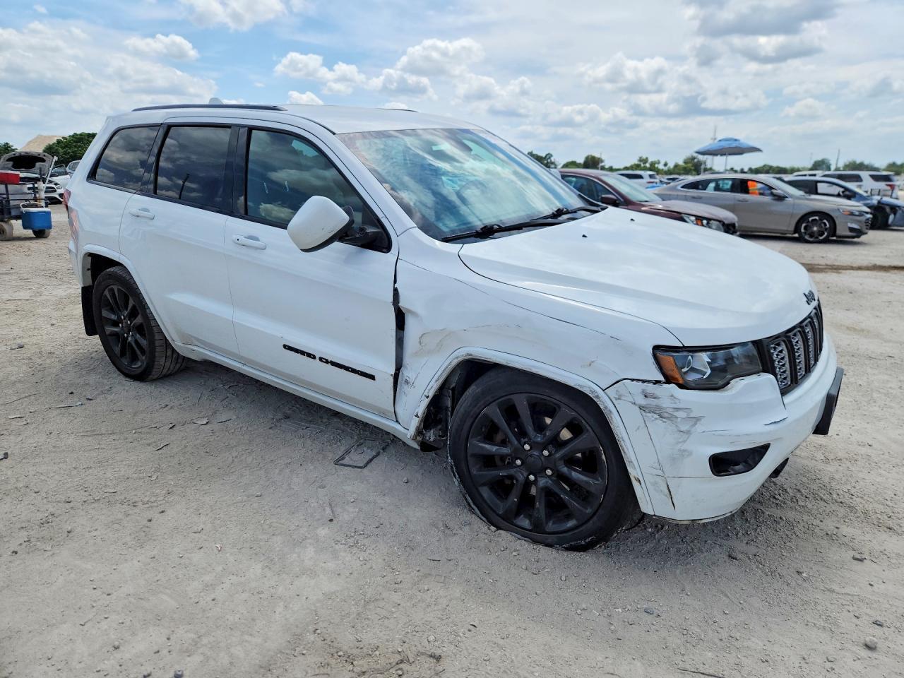 2018 Jeep Grand Cherokee Laredo - zdjęcie 4
