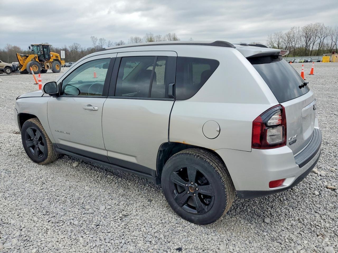 2014 Jeep Compass Latitude - zdjęcie 2
