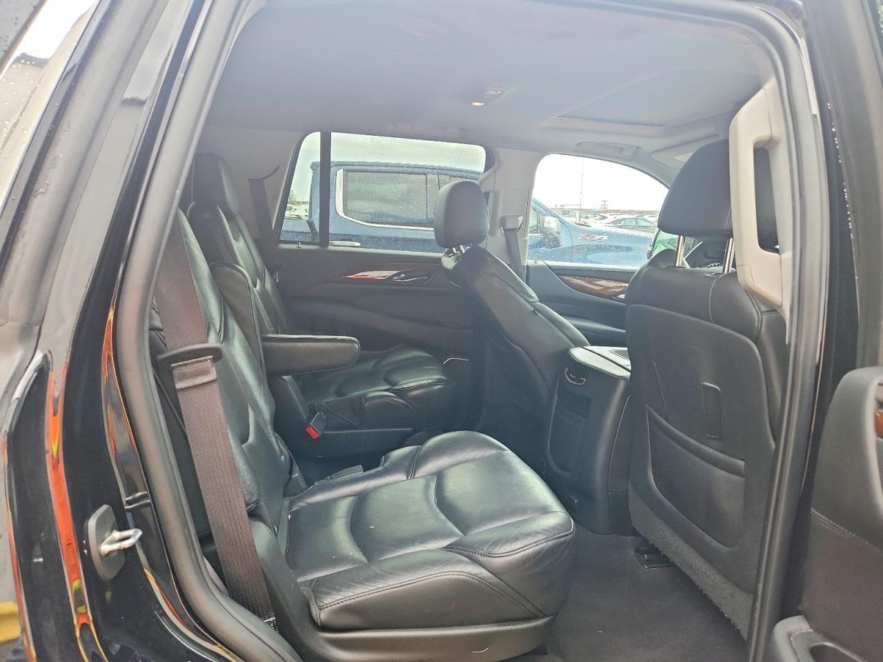 2020 Cadillac Escalade Luxury - zdjęcie 11