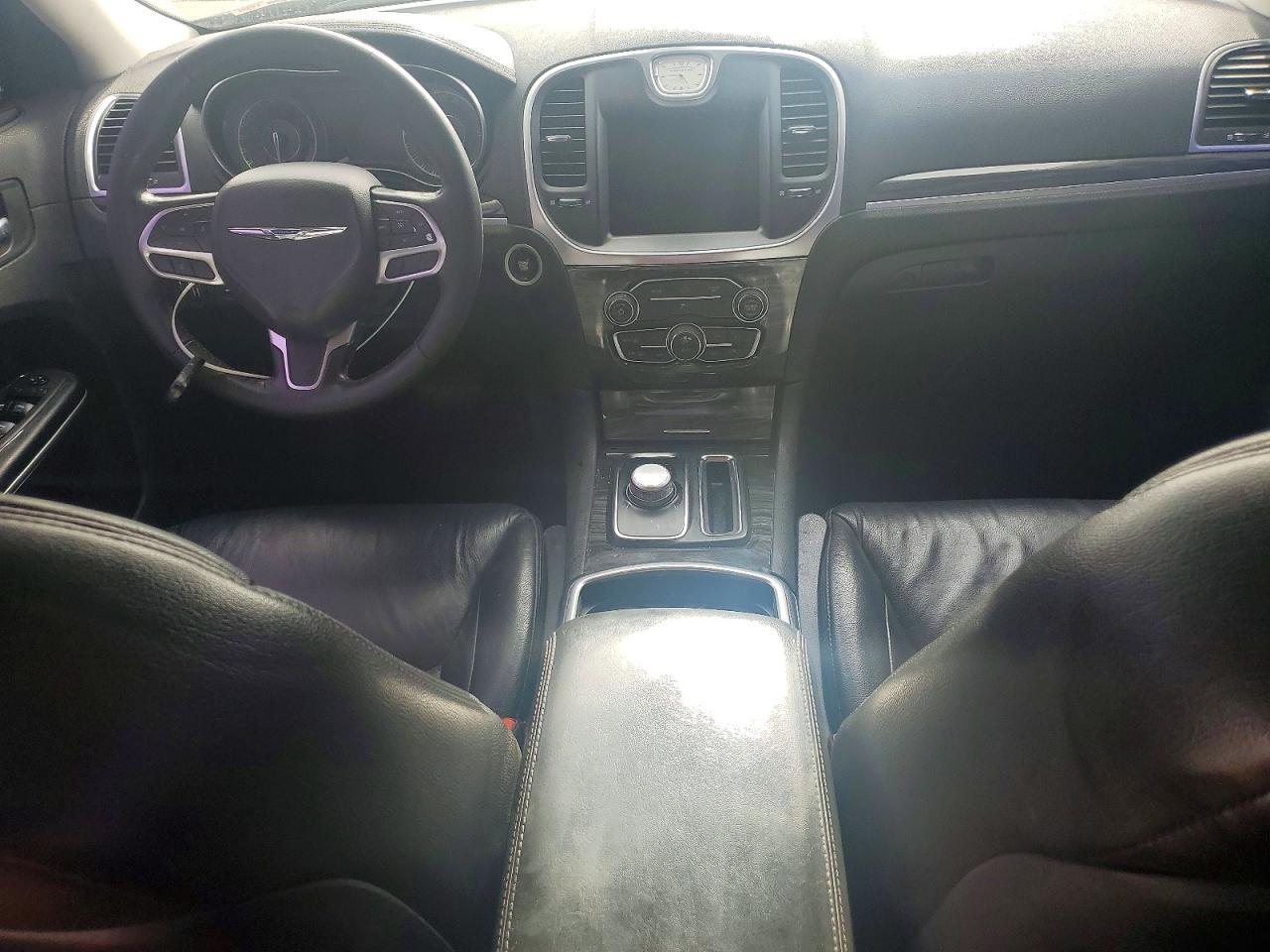 2019 Chrysler 300 Touring - zdjęcie 8
