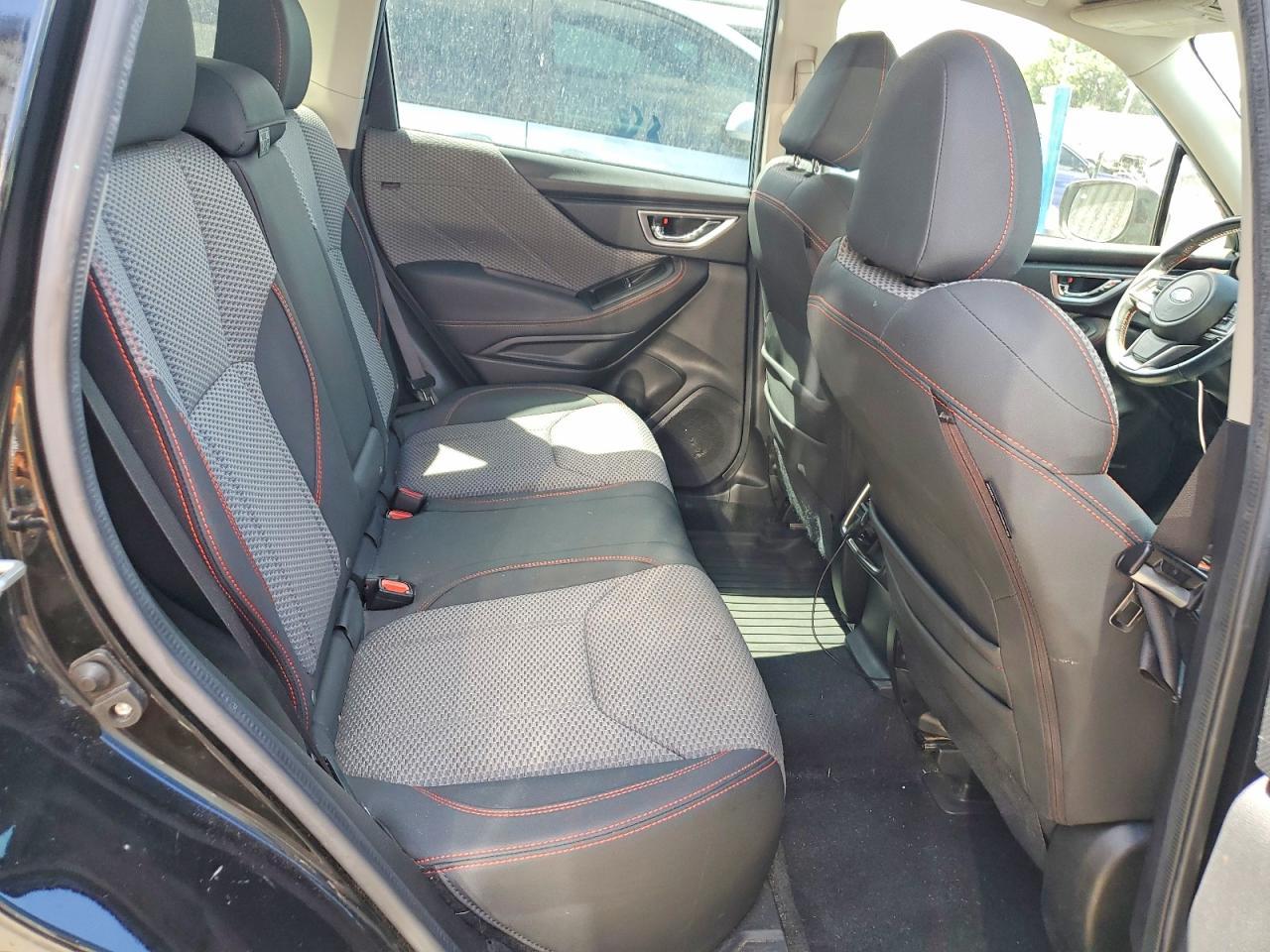 2021 Subaru Forester Sport - zdjęcie 11