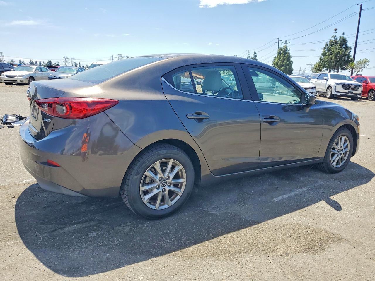 2018 Mazda 3 Sport - zdjęcie 3