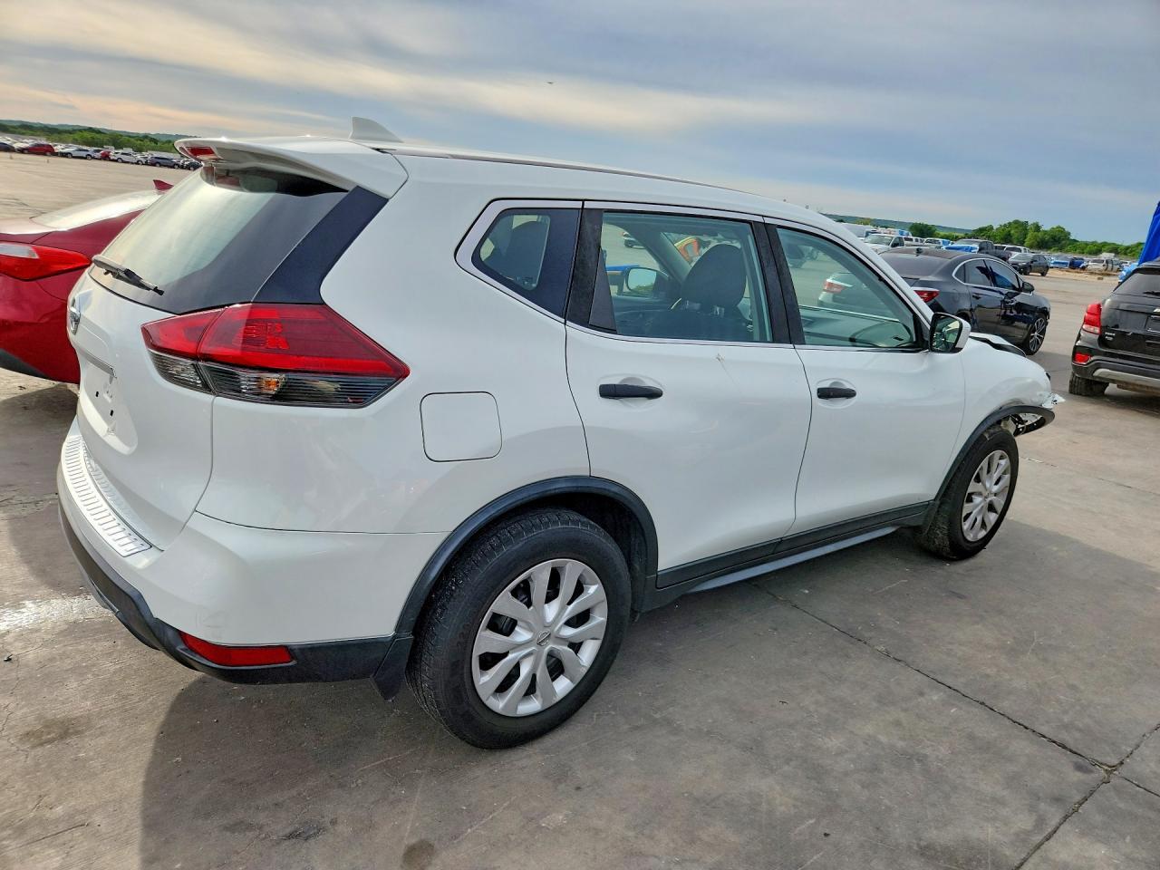 2019 Nissan Rogue S - zdjęcie 3