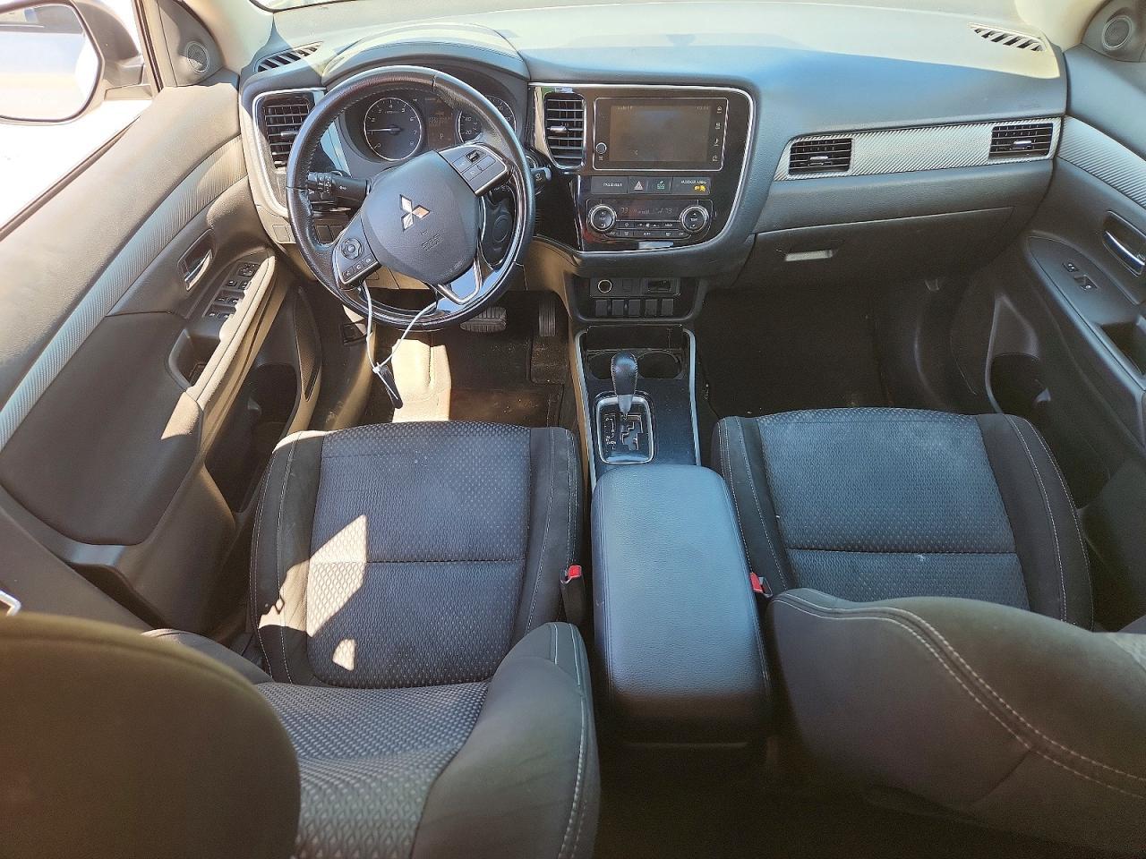 2018 Mitsubishi Outlander Se - zdjęcie 8