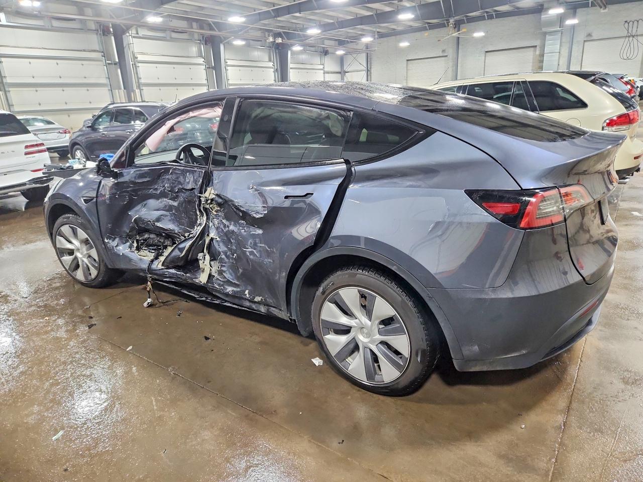 2023 Tesla Model Y - zdjęcie 2