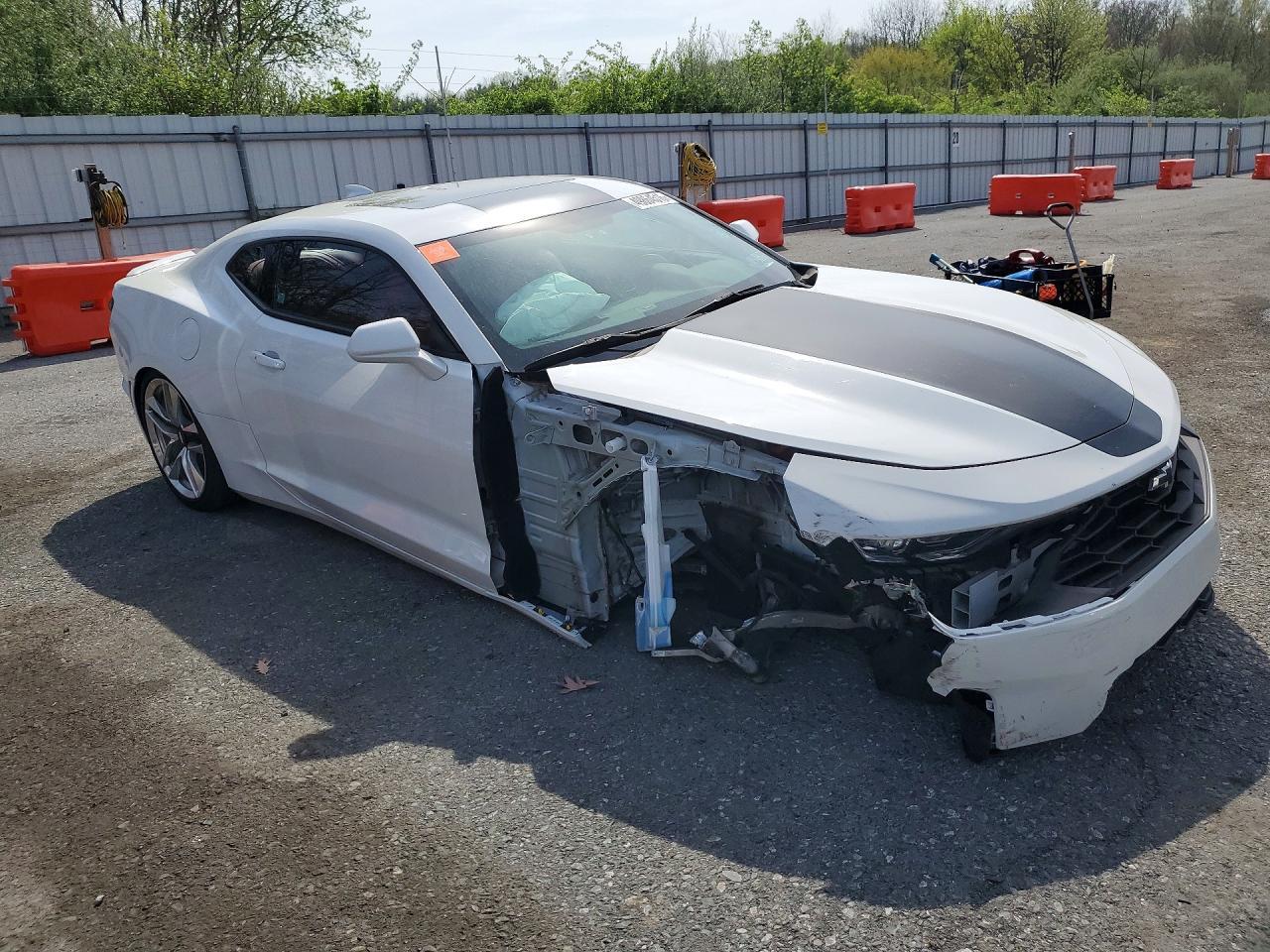 2021 Chevrolet Camaro Ls - zdjęcie 4