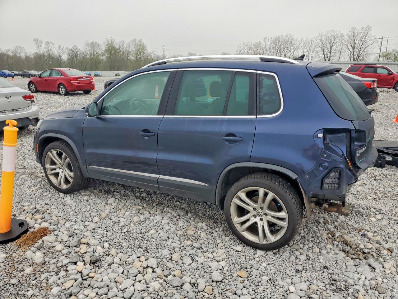 2016 Volkswagen Tiguan S - zdjęcie 2