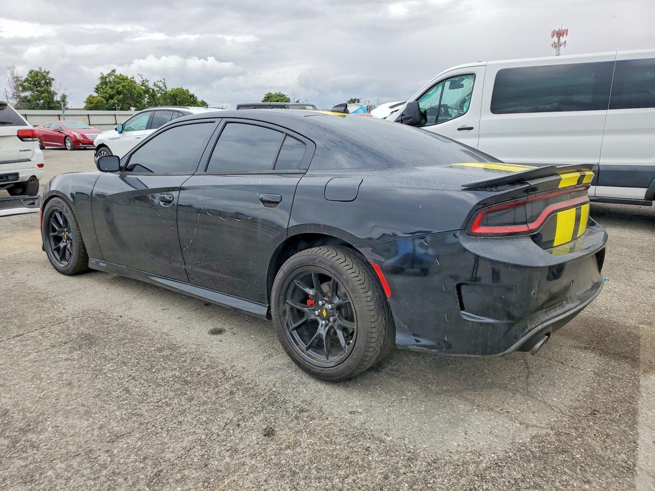 2019 Dodge Charger R - zdjęcie 2