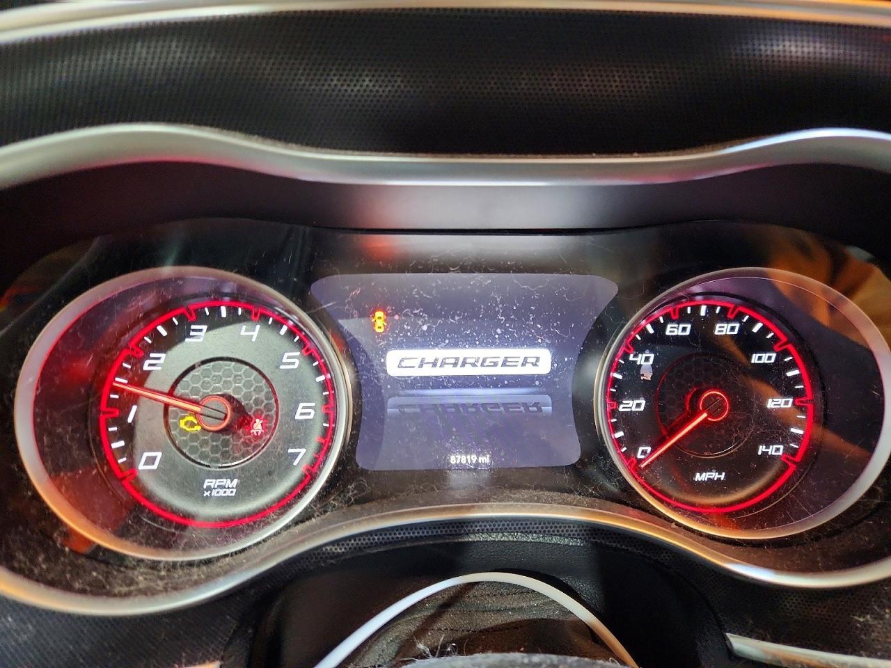 2015 Dodge Charger Sxt - zdjęcie 9