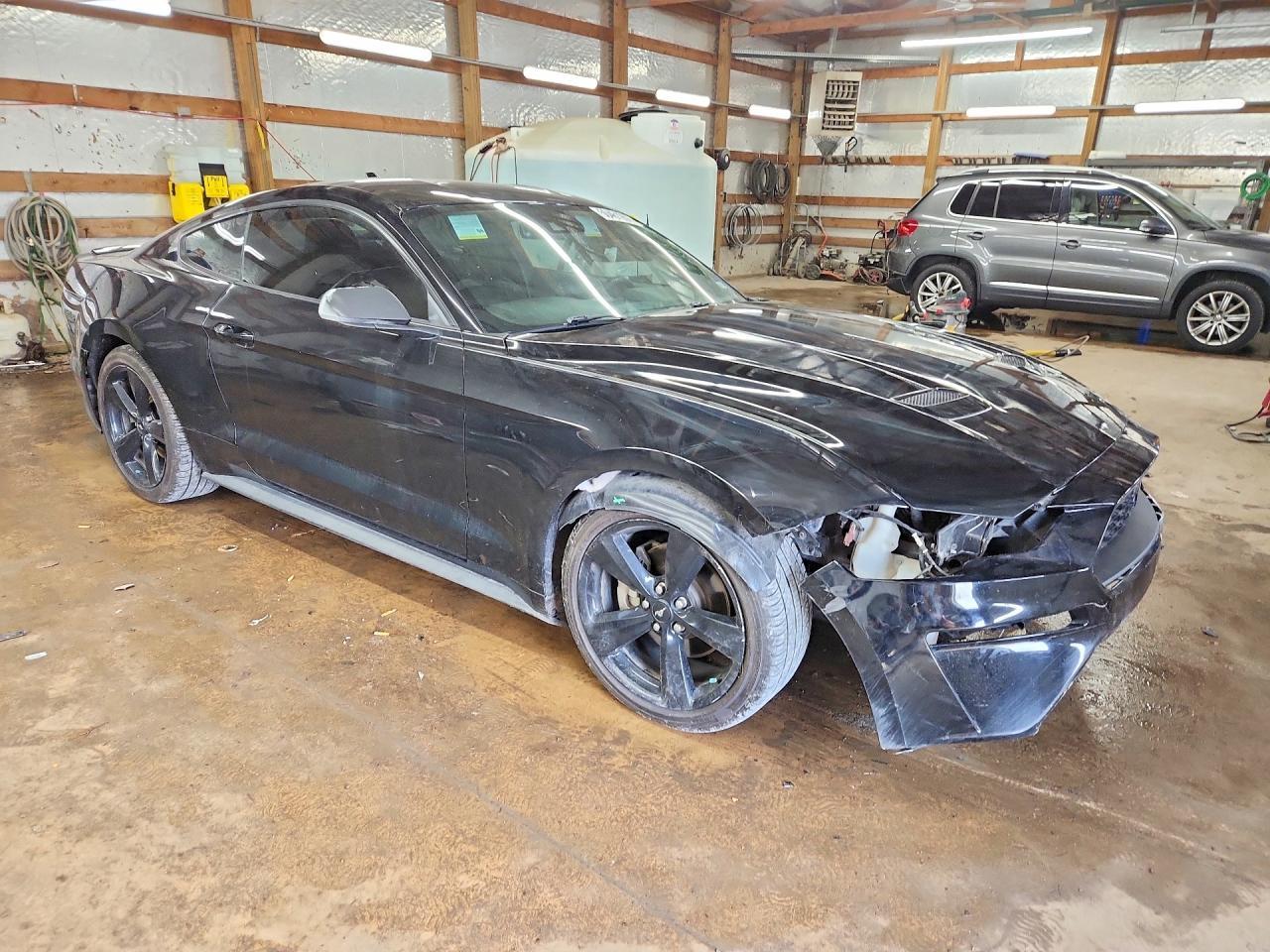 2021 Ford Mustang - zdjęcie 4