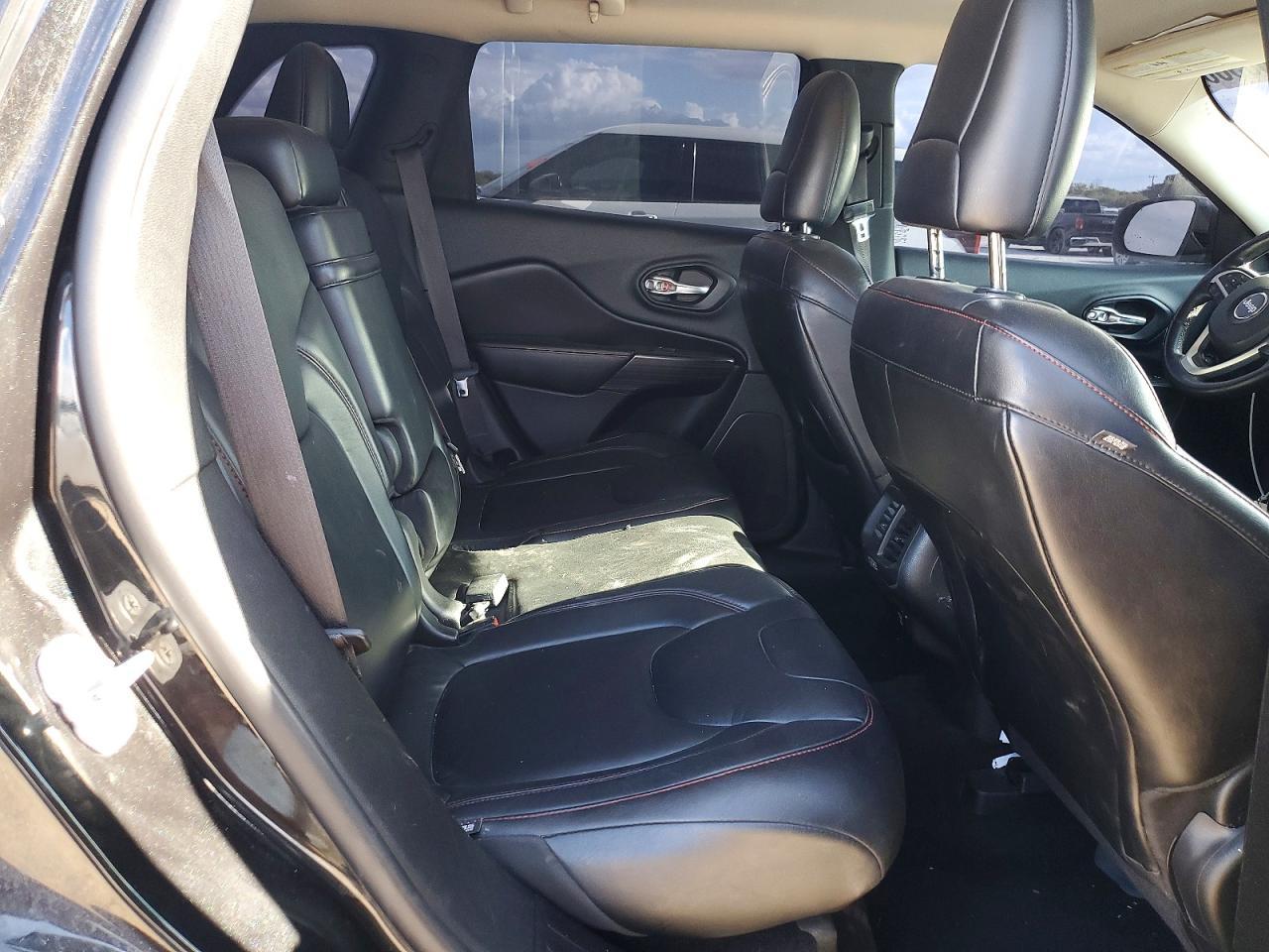 2014 Jeep Cherokee Trailhawk - zdjęcie 10