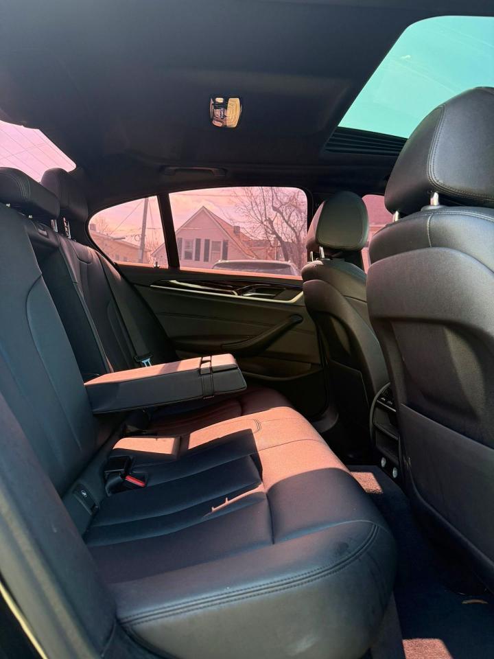2019 BMW 530 I - zdjęcie 10
