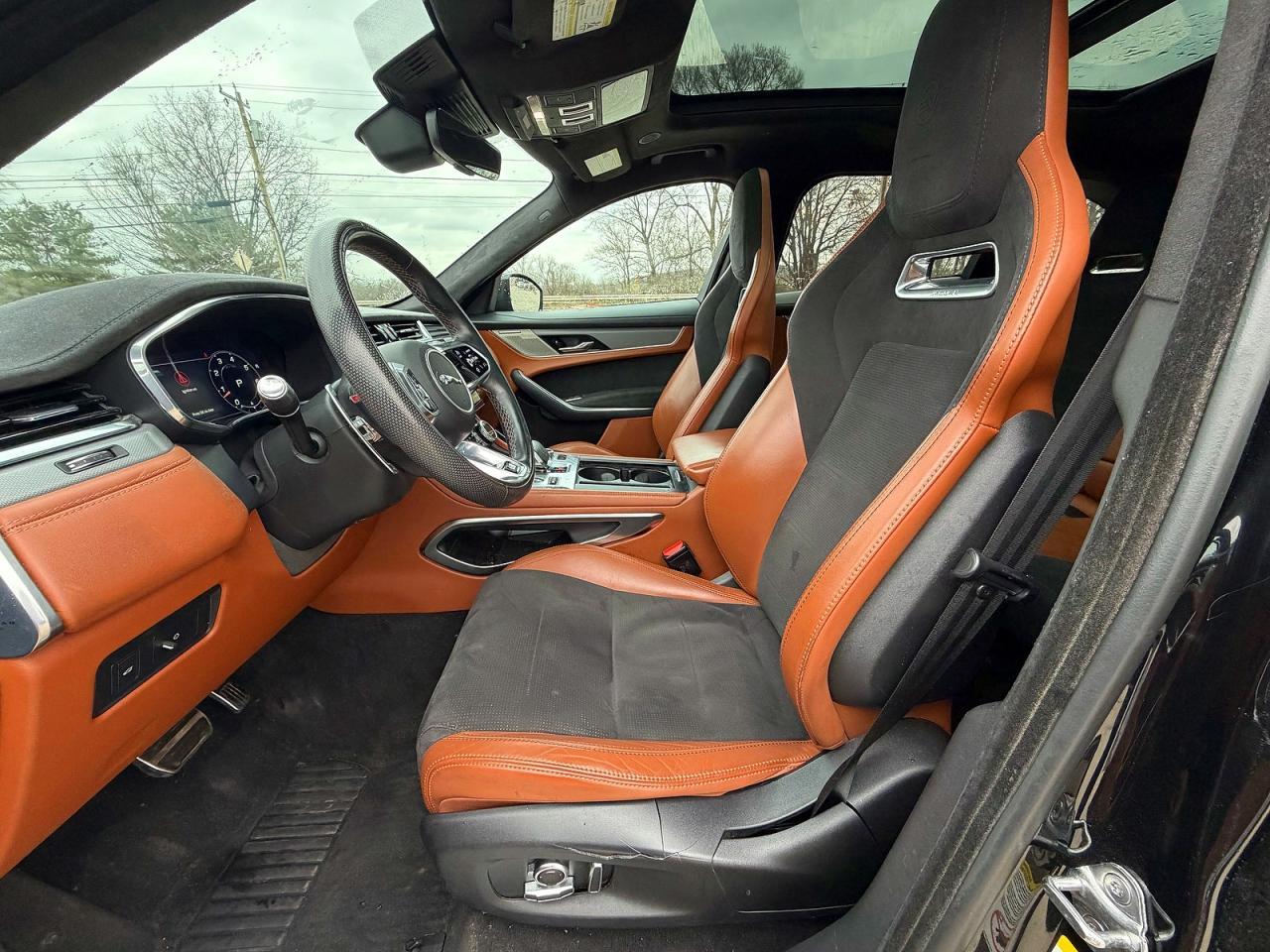 2022 Jaguar F-Pace Svr - zdjęcie 11