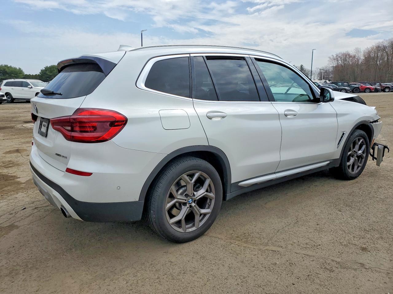 2021 BMW X3 xDrive30I - zdjęcie 3