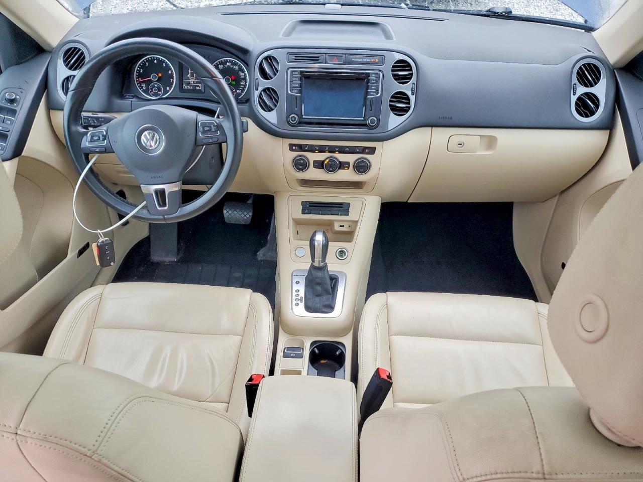 2016 Volkswagen Tiguan S - zdjęcie 8