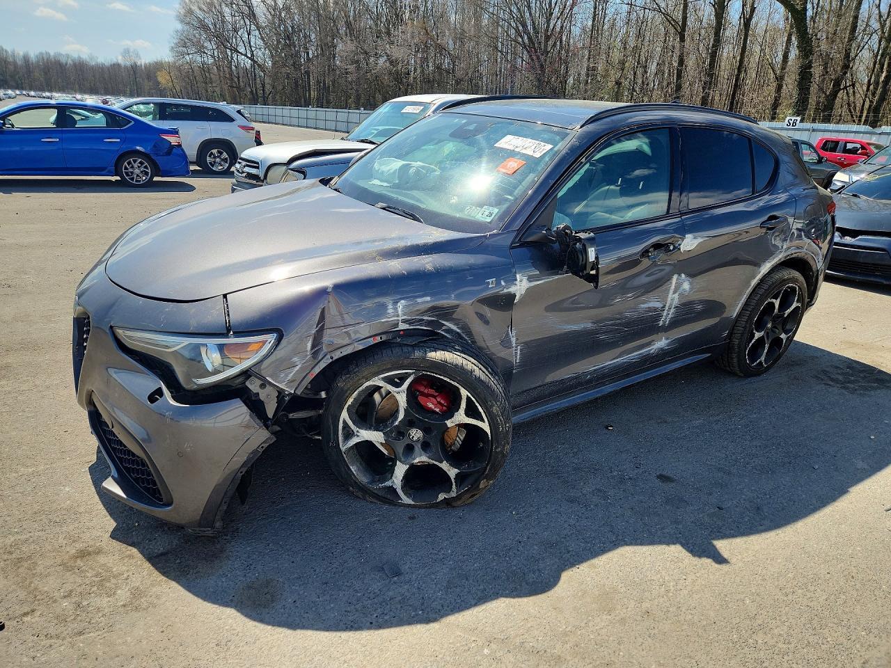 2023 Alfa Romeo Stelvio Ti - zdjęcie główne