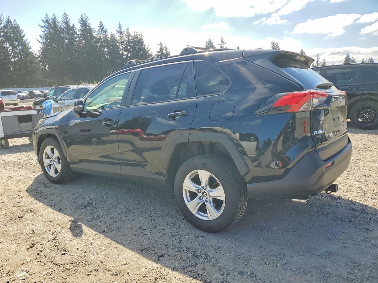 2019 Toyota Rav4 Xle - zdjęcie 2