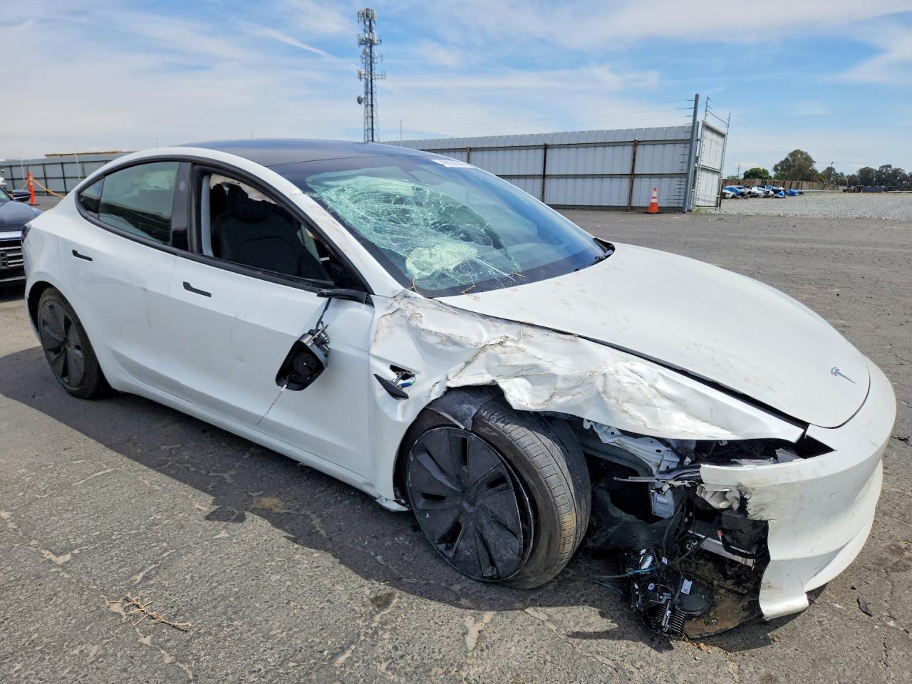 2024 Tesla Model 3 - zdjęcie 4