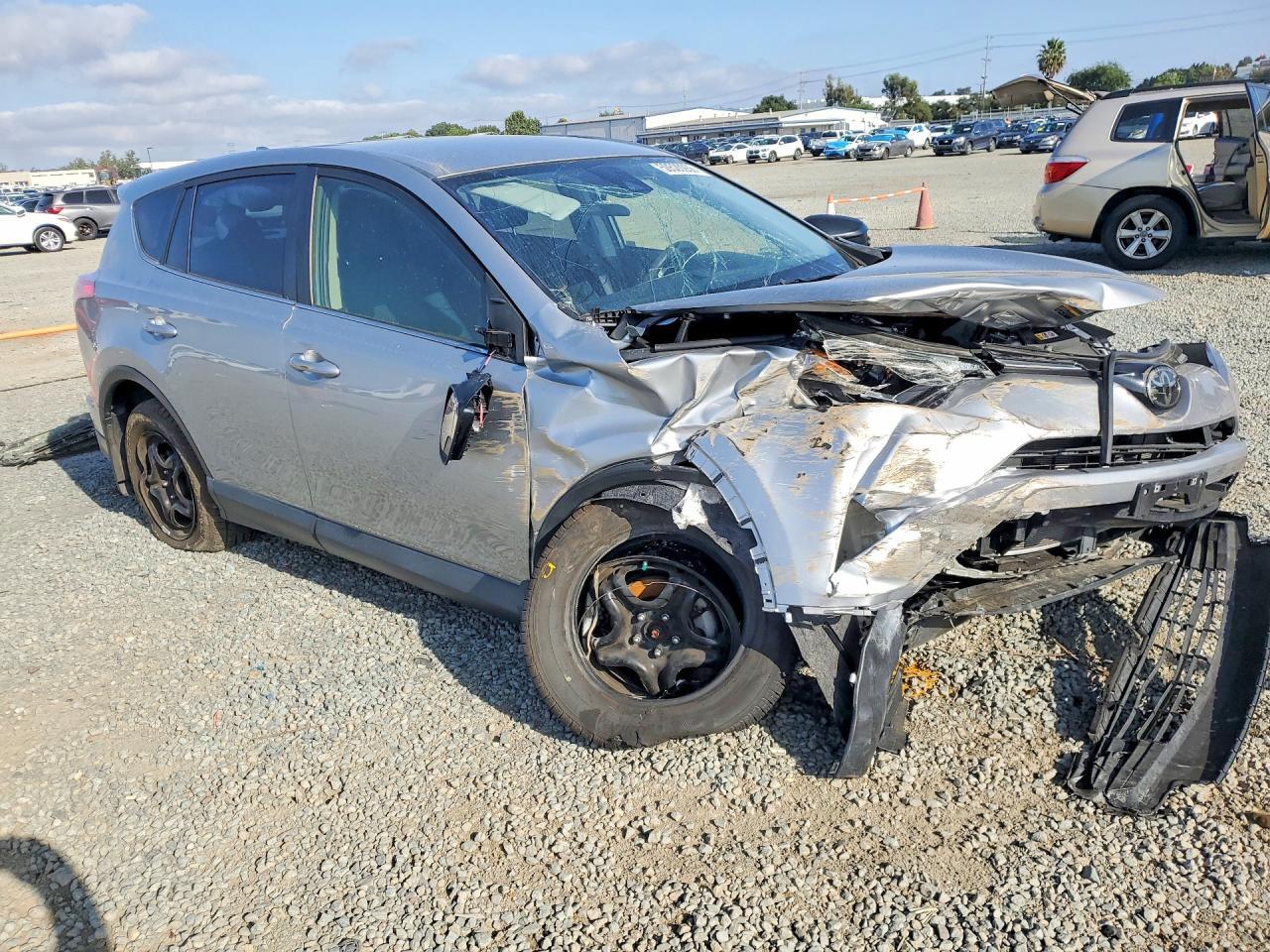 2018 Toyota Rav4 Le - zdjęcie 5